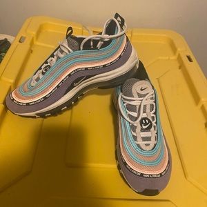 Nike Air Max (Have A Nike Day)